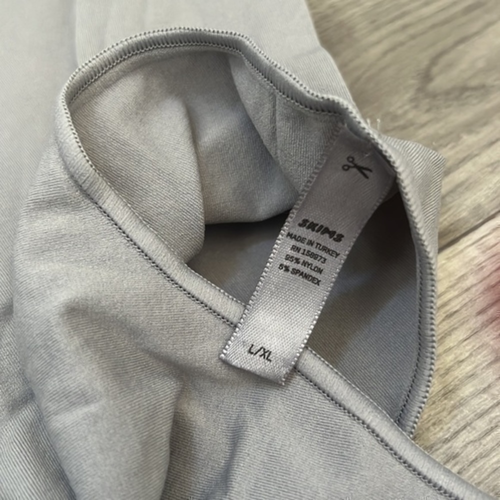 Essential T-Shirt Bodysuit - Picture 12 of 13